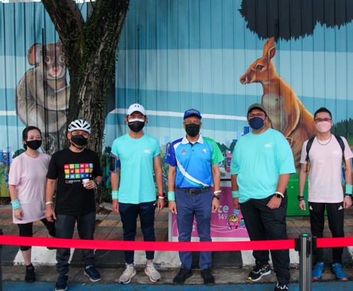(From left to right) UEM Sunrise Chief People Officer, Peggy Lee; DBKL Socio-economic Development Executive Director, Datuk Anwar Bin Mohd Zain; Chief Operations Officer (Central), Liong Kok Kit; Mayor of Kuala Lumpur, Datuk Seri Haji Mahadi Bin Che Ngah; Chief Executive Officer, Sufian Abdullah; and Chief Marketing Officer, Kenny Wong posed for a group photo after Datuk Seri Haji Mahadi visited UEM Sunrise’s Happy Space Lot 149.