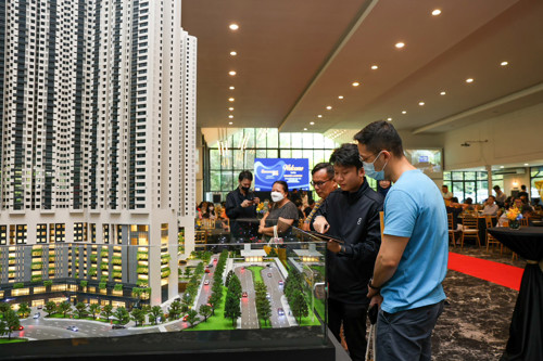 A scale model of The Connaught One. Being close to the Taman Connaught MRT Station, UEM Sunrise’s TOD grants residents the convenience and flexibility of accessing public transportation while offering various built-up homes for all market segments.